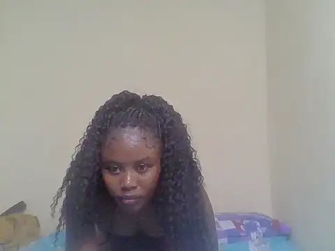Snapshot of cute_bee chatting on 16, 7, 2026 cute bee online show from 16, 7, 2026
