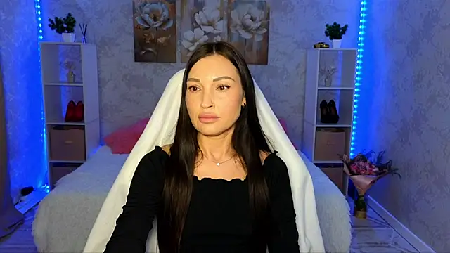 NikoleMills online show from 20, 6, 2026