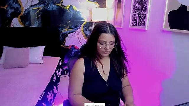 Miss Kloee online show from 24, 6, 2026
