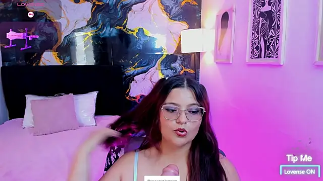 Miss Kloee online show from 9, 7, 2026