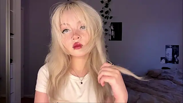 Velvets Vixens01 online show from 24, 6, 2026
