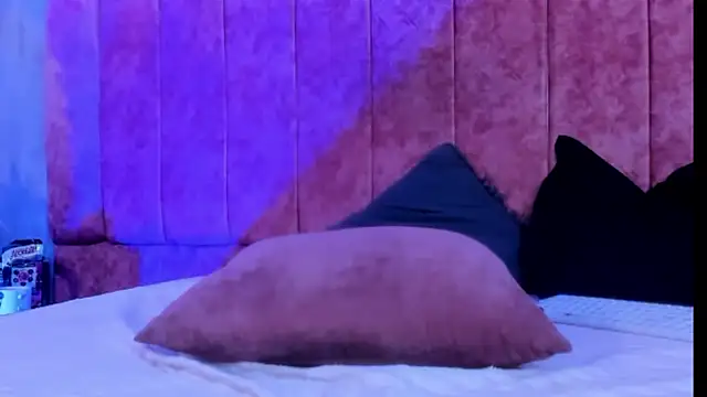Snapshot of MiaRossee- chatting on 6, 7, 2026 MiaRossee- online show from 6, 7, 2026
