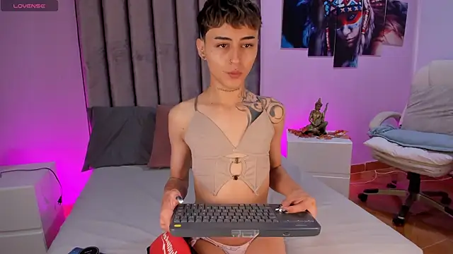 Nhicolas Salazar online show from 9, 7, 2026