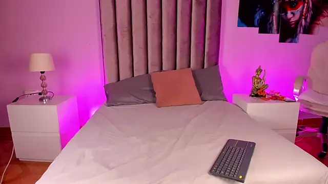 Nhicolas Salazar online show from 15, 7, 2026