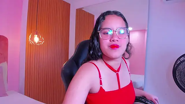 Snapshot of shayra_alina chatting on 4, 7, 2026 shayra alina online show from 4, 7, 2026