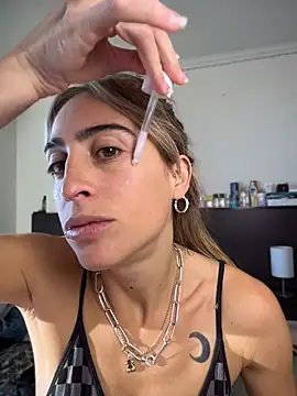 NicoleWilder online show from 30, 6, 2026