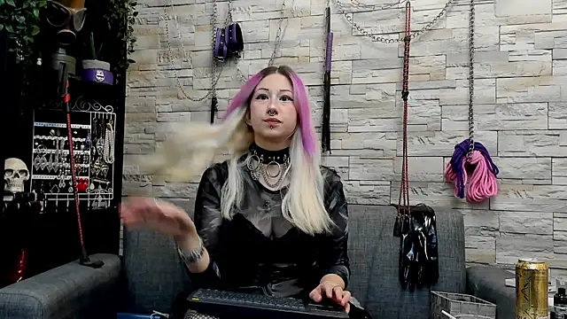 Miss Kaz online show from 26, 7, 2026