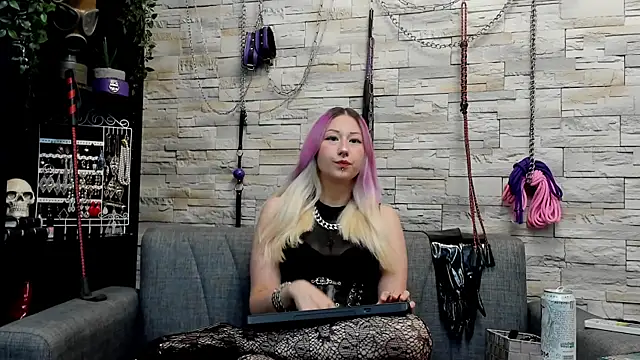 Miss Kaz online show from 27, 7, 2026