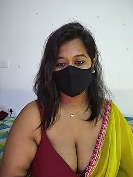 Snapshot of beauty_lisa- chatting on 10, 7, 2026 beauty lisa- online show from 10, 7, 2026