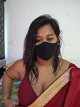 Snapshot of beauty_lisa- chatting on 13, 7, 2026 beauty lisa- online show from 13, 7, 2026