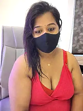 Snapshot of beauty_lisa- chatting on 26, 7, 2026 beauty lisa- online show from 26, 7, 2026