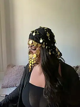 Snapshot of NiaBeurette chatting on 4, 7, 2026 NiaBeurette online show from 4, 7, 2026
