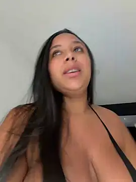 Snapshot of Victoria_Owens chatting on 8, 7, 2026 Victoria Owens online show from 8, 7, 2026