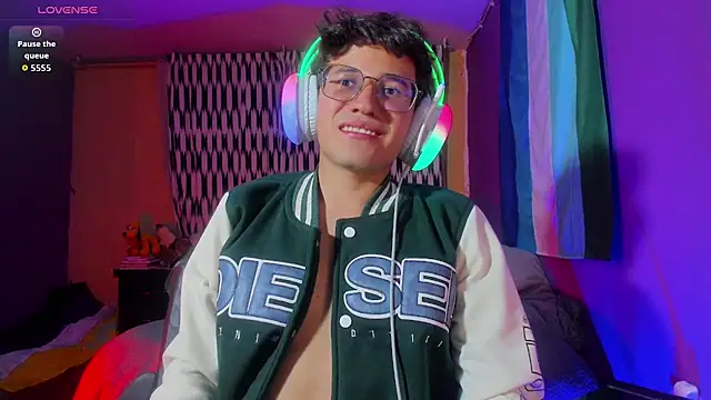 Angelito Twink online show from 14, 6, 2026