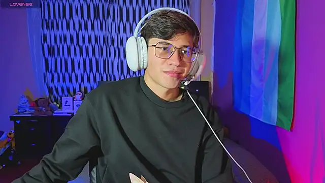 Angelito Twink online show from 24, 6, 2026