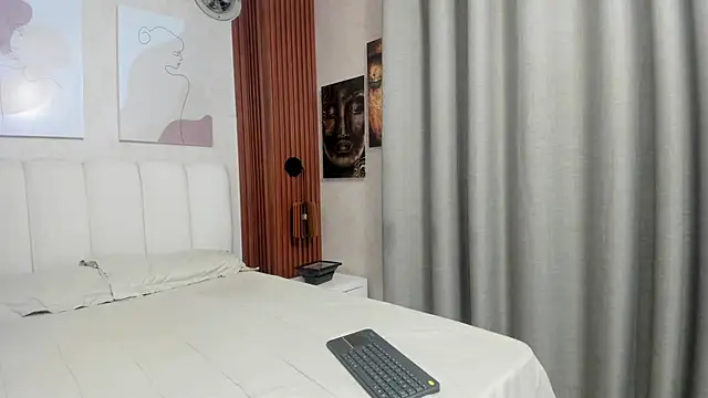 Millieskinny18 online show from 22, 7, 2026