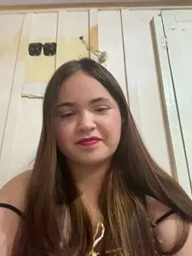 bella  hott online show from 5, 8, 2026
