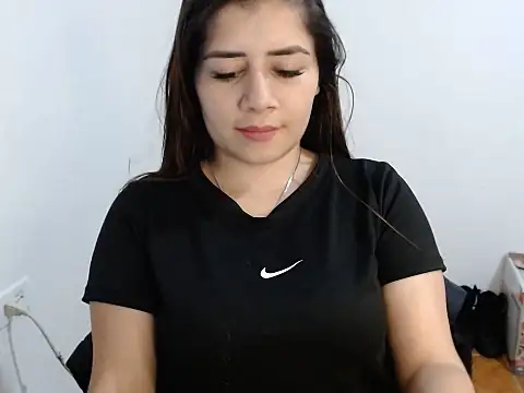 Luna zoe online show from 24, 6, 2026