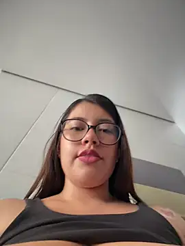 Snapshot of Saracalderon chatting on 28, 7, 2026 Saracalderon online show from 28, 7, 2026