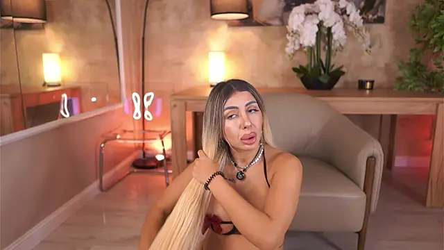 LucyyRosse online show from 13, 7, 2026