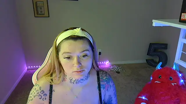 Snapshot of karmathevixen chatting on 10, 7, 2026 karmathevixen online show from 10, 7, 2026