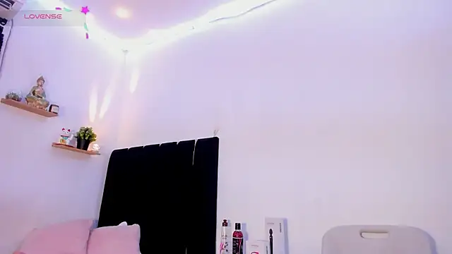 Snapshot of hellokitty900 chatting on 19, 7, 2026 hellokitty900 online show from 19, 7, 2026