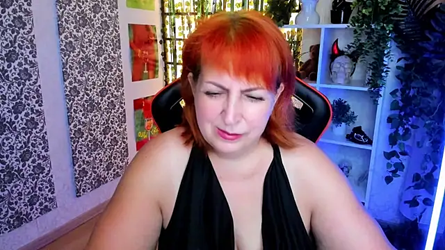 Joana Woods online show from 5, 8, 2026