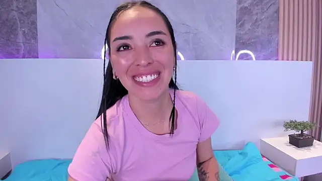 Violeta Harlow online show from 13, 7, 2026