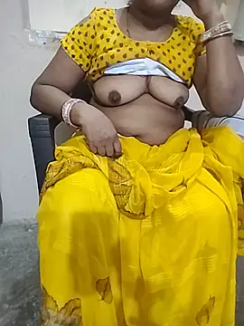 Snapshot of Bhabhiannuxxx chatting on 6, 8, 2026 Bhabhiannuxxx online show from 6, 8, 2026