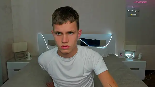 m0neyken online show from 8, 7, 2026