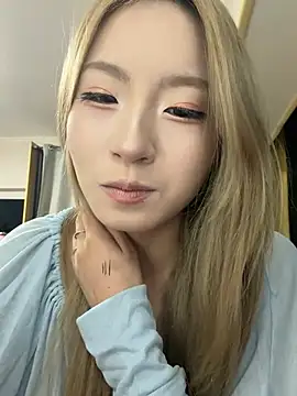 Snapshot of Uugirl00 chatting on 5, 7, 2026 Uugirl00 online show from 5, 7, 2026
