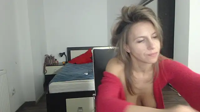 Snapshot of DedeSibel chatting on 27, 2, 2025 DedeSibel online show from 27, 2, 2025