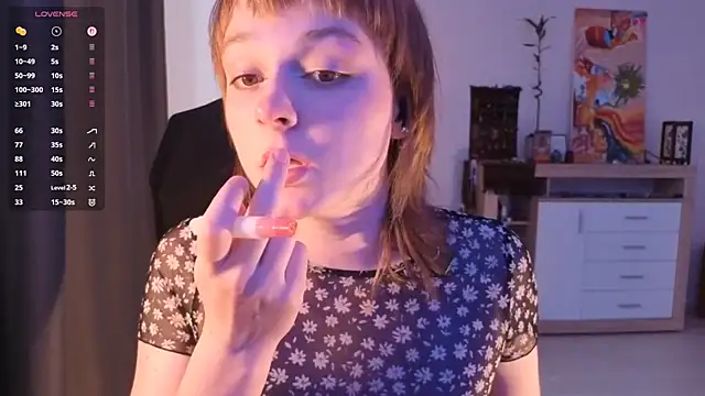 DustiZuchowski online show from 8, 7, 2026