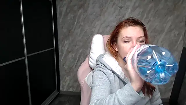 Reginasmilee online show from 8, 2, 2026