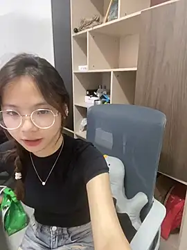 YY-1-1-1 online show from 25, 6, 2026