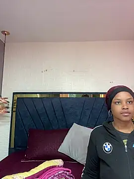 Snapshot of Ayla_Noir chatting on 6, 8, 2026 Ayla Noir online show from 6, 8, 2026
