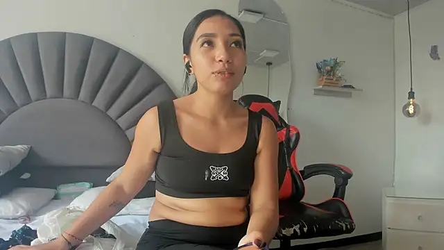 Snapshot of VioletR_osse chatting on 2, 8, 2026 VioletR osse online show from 2, 8, 2026