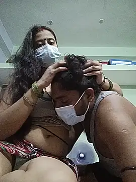 Snapshot of married_couple1111 chatting on 30, 7, 2026 married couple1111 online show from 30, 7, 2026