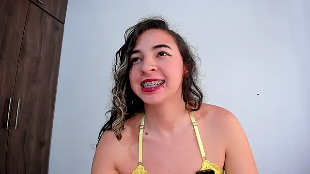 Snapshot of sarita_bws24 chatting on 4, 7, 2026 sarita bws24 online show from 4, 7, 2026