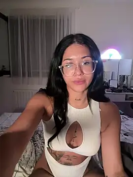 littlelatina online show from 20, 7, 2026
