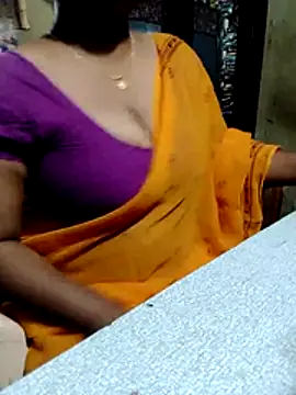 Snapshot of Anu_curvy chatting on 17, 7, 2026 Anu curvy online show from 17, 7, 2026