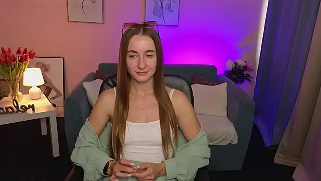 IrisBloomm online show from 9, 7, 2026