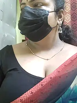Snapshot of Floraa-Queen chatting on 22, 7, 2026 Floraa-Queen online show from 22, 7, 2026