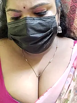 Snapshot of Floraa-Queen chatting on 25, 7, 2026 Floraa-Queen online show from 25, 7, 2026