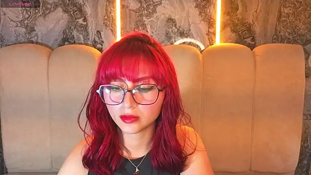 Queen Red v online show from 18, 7, 2026