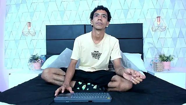 Snapshot of MarckThompsonn chatting on 21, 7, 2026 MarckThompsonn online show from 21, 7, 2026