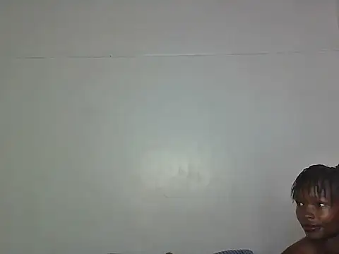 Petitegoddess012 online show from 17, 7, 2026
