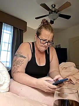 amiecherrys online show from 6, 8, 2026