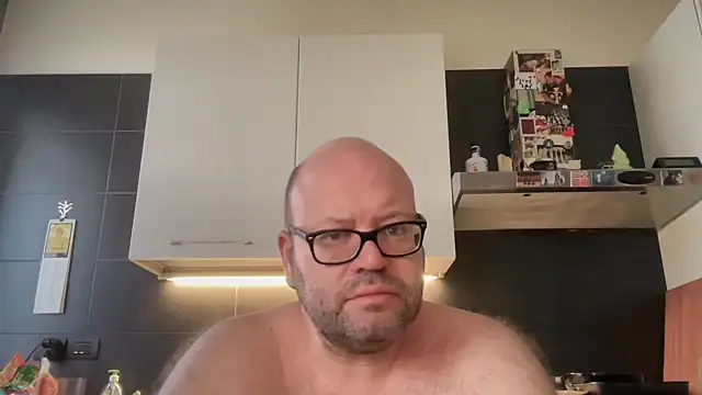 Snapshot of theitalianbear chatting on 2, 7, 2026 theitalianbear online show from 2, 7, 2026