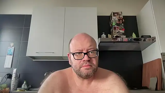 Snapshot of theitalianbear chatting on 6, 7, 2026 theitalianbear online show from 6, 7, 2026